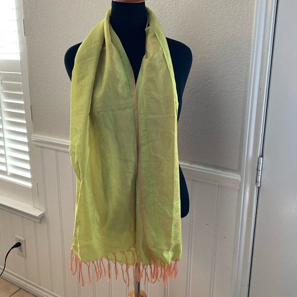 Scarf - Picture 1 of 6